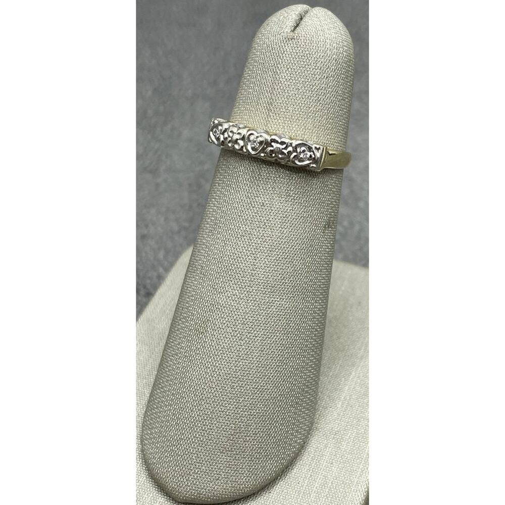 14K Gold Two-tone Vintage Heart & Flower Diamond Band Ring (27445)
